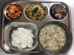 영양닭죽
백미밥(한숟가락)
미나리숙주나물
오이피클
김치