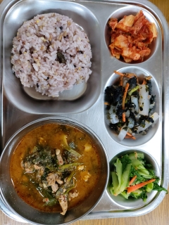 잡곡밥
오리탕
청포묵무침
얼갈이나물
김치