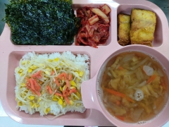 콩나물밥/양념장
북엇국
고등어구이
구이김
김치