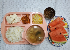 율무차조밥
북어국
콩나물무침
두부/양념장
참치볶은김치
수박