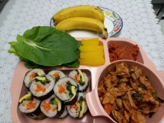 맛있는 오색 김밥
돈육김치볶음
꼬들단무지
쌈채소/쌈장