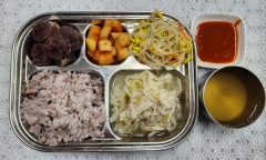 친환경찰흑미밥(소량)
닭칼국수
순대/초장
콩나물무침
깍두기
시원한매실