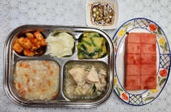닭죽
영양삼계탕
부추해물야채전
깍두기
양배추/쌈장(자율)
수박